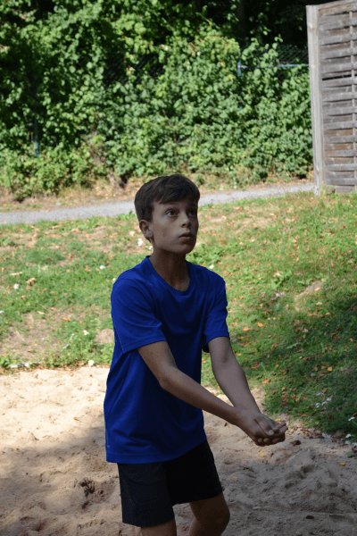 Im Beachvolleyball Camp lernst du die Technik des ´Baggerns`