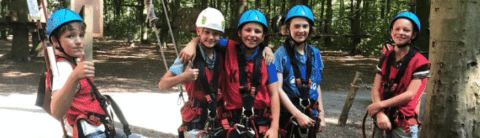 Gruppe im Kletterwald