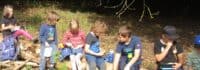 Mittagspause und Essen im Wald