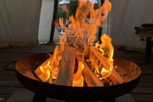 Lagerfeuer im Tipi drinnen