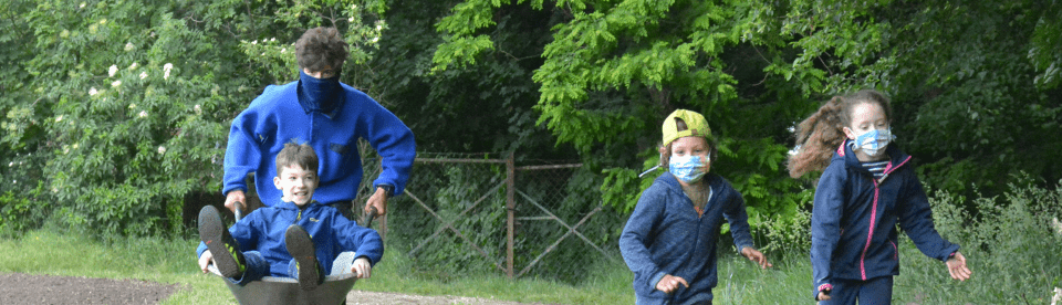 Abenteuercamp Schubkarrenrennen