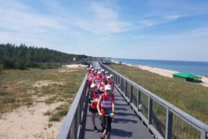 Kinder und Jugendliche erleben ein tolles Windsurfcamp an der Ostsee in Polen