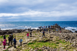 Die herrliche Küste von Irland in der Nähe von Cork