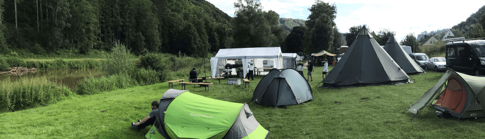 Campingplatz in den Morgenstunden