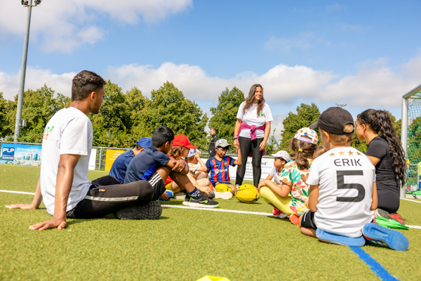Besprechung im Sport- und Athletikcamp