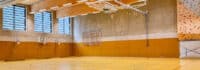 große Mehrzweckturnhalle