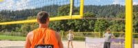 Jugendliche haben Spaß im Beachvolleyballcamp Freiburg