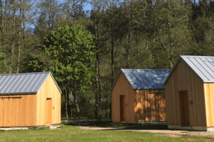 Holzhütten Sommer Chillout Camp