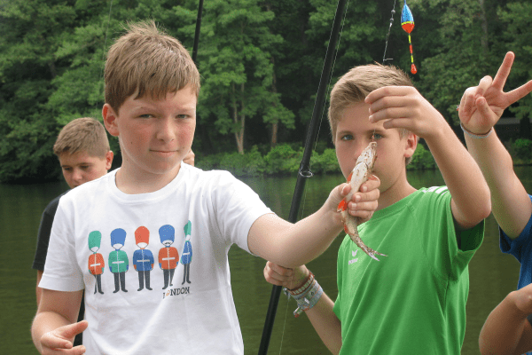 Feriencamps Salzburg, Jungs beim angeln