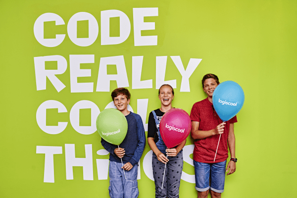 Drei Kinder mit Luftballons, Videoproduktionscamp