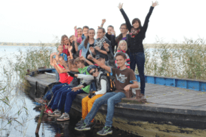 Kinder auf Boot Osterferienlager Arendsee