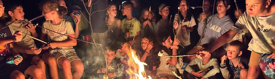 Lagerfeuer mit Stockbrot