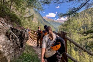 Jugendliche wandern