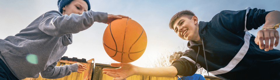 Basketballspiel im Feriencamp