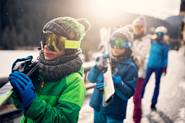 Kinder im Skicamp mit Englisch