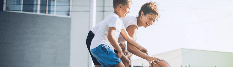 Basketballspielen im Sommerlager