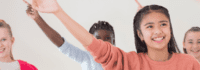Kinder Tanzen gemeinsam