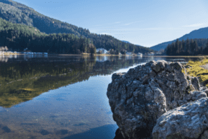 Der Spitzingsee in Bayern