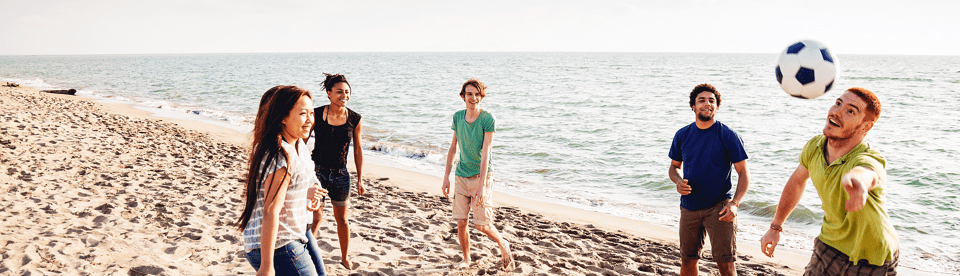 Ballhochhalten am Strand