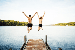 Sprung in der Ammersee im Englischcamp Ammersee