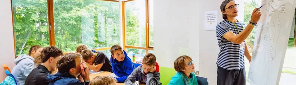 Spanischunterricht im Abenteuercamp