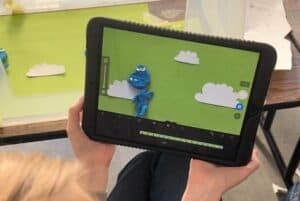 Kind präsentiert eigene Zeichentrickanimation im Tagescamp Animation