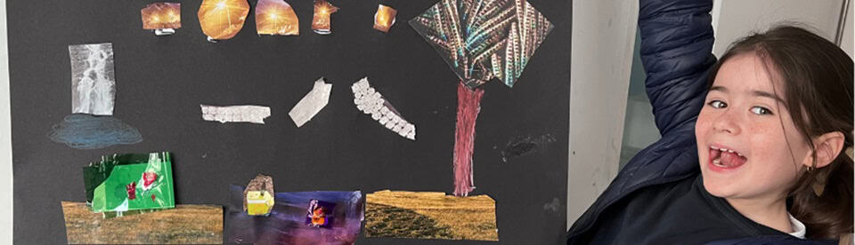 Kind präsentiert Kunstwerk im Tagescamp Kunst