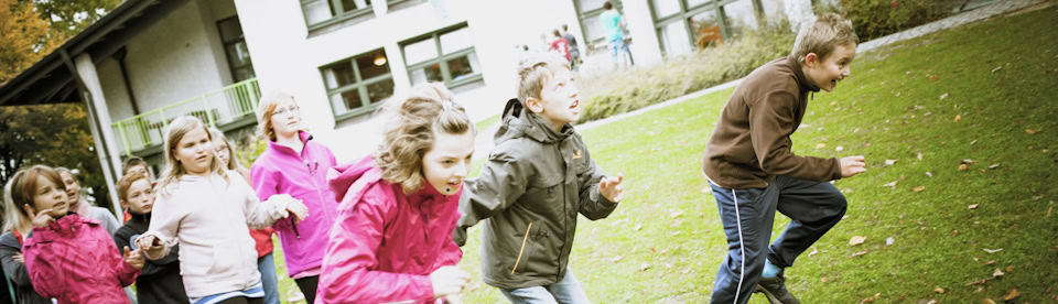 Kinder laufen