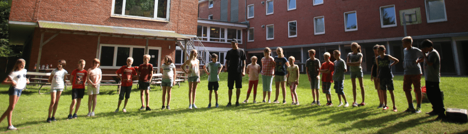 Gruppenspiele und Teambuilding in den Ferien