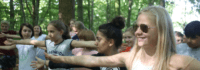 Teilnehmer beim Yoga im Feriencamp