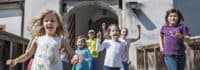 Kinder in der Burg