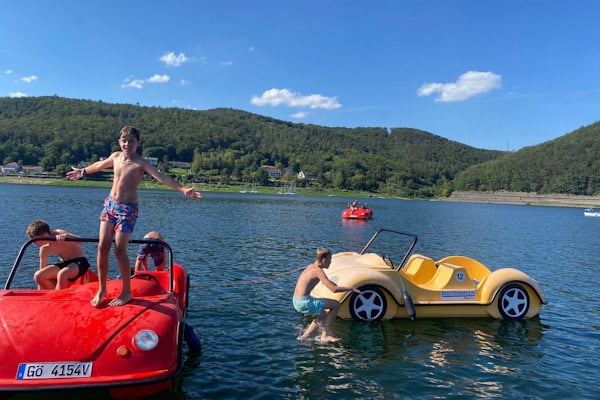 Tretboot fahren im Englisch Camp Edersee-Waldeck