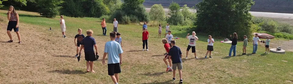 Teamspiele draußen