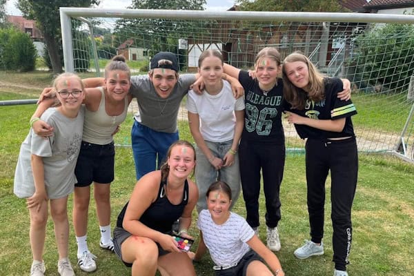 Fußball spielen im Englisch Camp Ronneburg