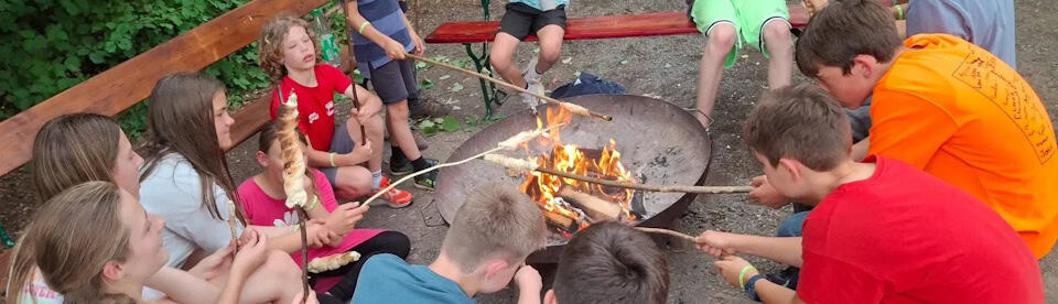 Lagerfeuer im Camp
