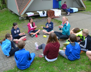 Gruppenspiel im Feriencamps bei Bochum