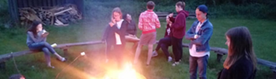Lagerfeuerabend im Paddelcamp
