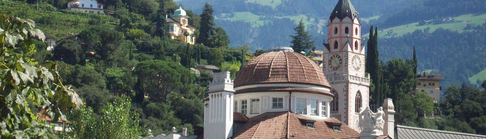 Jugendliche entdecken die Natur bei der Alpenüberquerung für Teenager