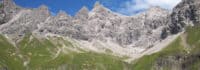 Jugendliche entdecken die Natur bei der Alpenüberquerung für Teenager