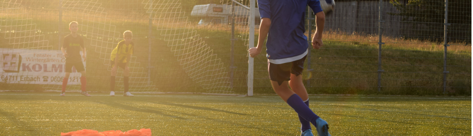 Fußballschuss auf das Tor