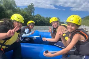 Teilnehmende beim Rafting