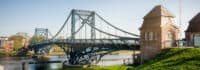 Ausblick auf eine Brücke in Wilhelmshaven