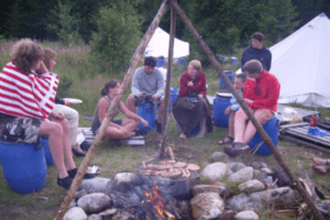 Lagerfeuer beim Abenteuer Kanutrekking in Norwegen