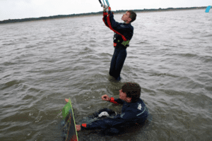 Training des Kitesurfens im Meer