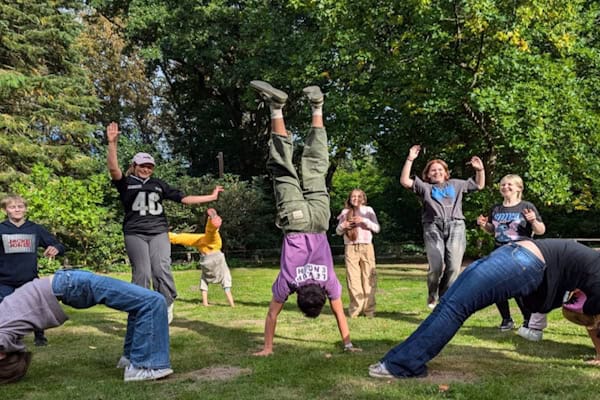 Turnen auf der Wiese