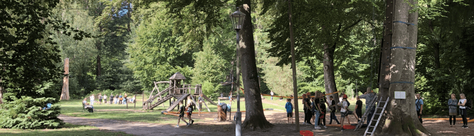 Spielplatz im Wald