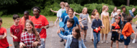 Kinder bei Gruppenspielen