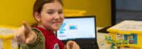 Kinder lernen im Roboter Camp