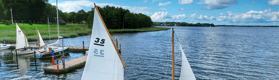 Segelboote auf dem Wasser