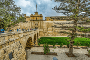 Die historische Stadt Mdina ist ein beliebtes Ziel für Feriencamps auf Malta